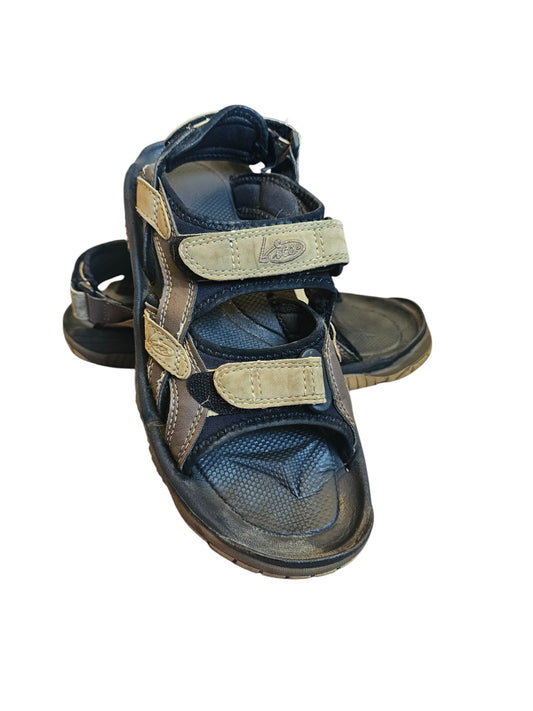 Bite Sandals - 9