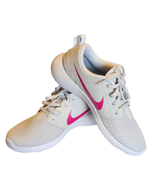 Nike Shoes - 6.5