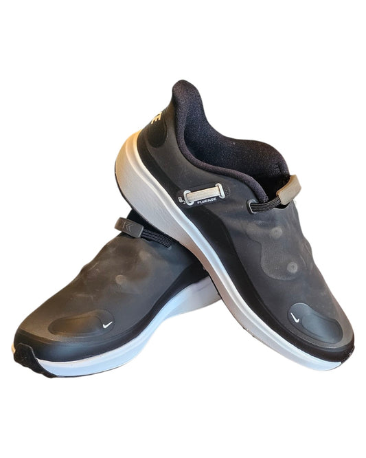Nike Shoes - 7.5