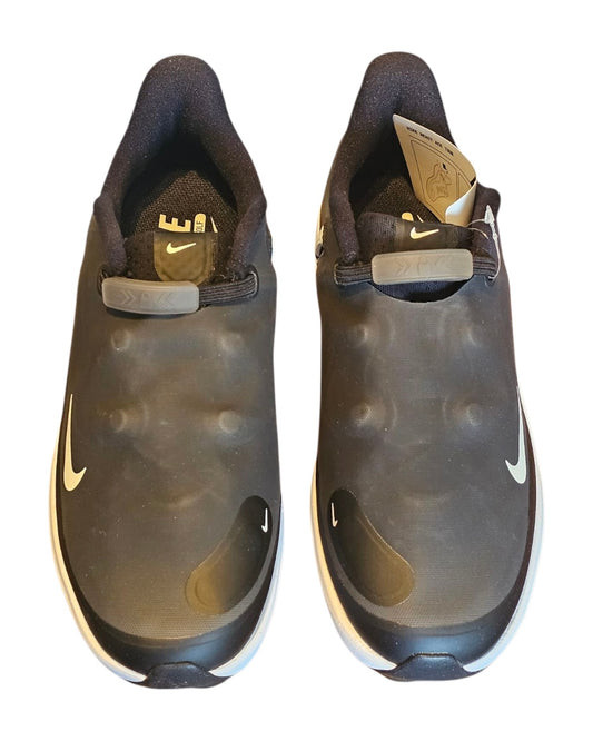 Nike Shoes - 7.5